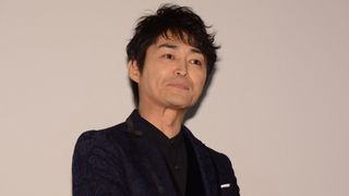 安田顕、命がけで大女優の胸を揉む