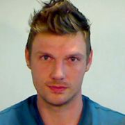Backstreet Boysのニック、暴行容疑で逮捕