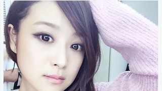 鈴木奈々、美人すぎる黒髪ロングヘアーに反響！「色っぽい人妻」