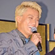 小栗旬、キスマイ藤ヶ谷にツンデレぶりを暴露され大照れ