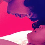 池松壮亮&寺島しのぶ、官能シーン公開!一糸まとわぬ姿で激しく求め合う