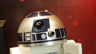3千万円のスパイダーマン&約100万円のR2-D2!ダース・ベイダー冷蔵庫も!ディズニーエキスポ開幕