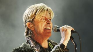 デヴィッド・ボウイさん、家族への遺産は推定120億円