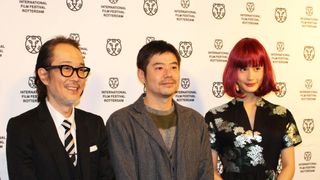 橋本愛、赤髪ウイッグ姿で海外映画祭に登場