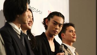 菅田将暉、中村倫也とガチファイトの真相「流し目にイラッと」