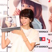 桐谷美玲、カレンダー撮影中に愛犬脱走のハプニングで大慌て