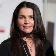 『ペネロピ』監督の新作にジュリア・オーモンド