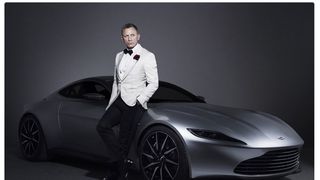 最新ボンドカーが約4億円で落札!でも残念、公道は走れない