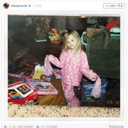 クロエ・モレッツ、幼少期のパジャマ姿を公開!
