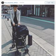 ベビーカーを押す水嶋ヒロのイクメンぶりに「かっこいい」と猛反響