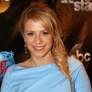 「フルハウス」のステファニー役女優 元子役仲間と一緒にリアリティー番組