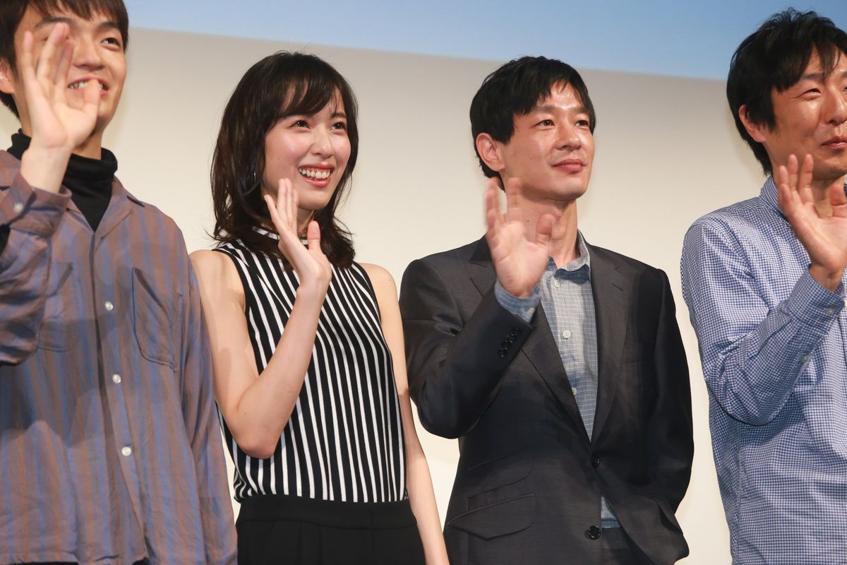 加瀬亮＆戸田恵梨香『SPEC』以来3年ぶりの共演に照れくさそうな笑顔 シネマトゥデイ