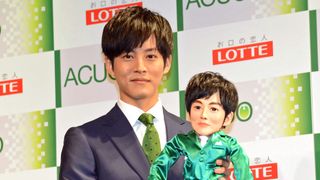 松坂桃李、“トーリロボ”優先のメイク直しに苦笑い