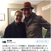 渡辺謙、米大物女優の楽屋訪問に満面の笑み