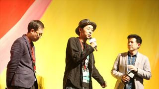 クドカン、1,700席満席の香港映画祭で感激「45歳だけど青春続行中」