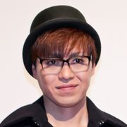 IZAM、エルヴィス・プレスリー風父との幼少期写真を公開