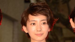 嵐・大野が「性格難あり」社長に!会見では波瑠の多忙気遣う