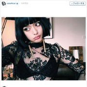 ローラが黒髪パッツンボブに!「新しいローラ」「似合う!」の声