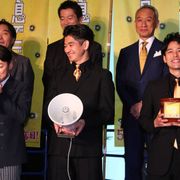 阿部サダヲ、瑛太、妻夫木聡、竹内結子、千葉雄大らが銀座で“ゼニ集め”!5円玉募金を実施