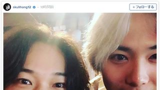 イ・ホンギ、綾野剛は「俺の彼女」 ツーショットを投稿し話題