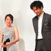 前田敦子、憧れのウエディングドレスに歓喜!松田龍平も絶賛