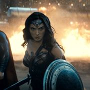 『バットマン vs スーパーマン』に“海の王”アクアマンが登場していた!