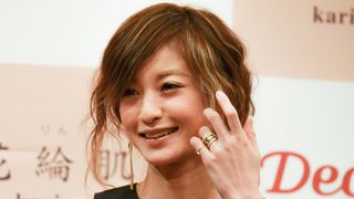 西山茉希、生まれたてのわが子との写真公開 第2子出産