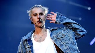 ジャスティン・ビーバー、プリンスさんを侮辱か？　ファン激怒で炎上