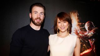 米倉涼子、『シビル・ウォー』UKプレミアに参戦!クリス・エヴァンスと念願の初対面