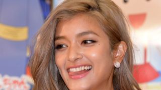 ローラ、被災地をお忍び訪問　学生たちに「胸うたれた」