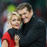 デヴィッド・ハッセルホフ、27歳年下のモデルと婚約