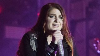 “ぽちゃカワ歌姫”メーガン・トレイナー 細身に修正された新曲MVを削除