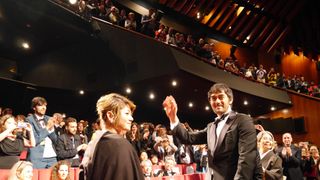 阿部寛、初カンヌで万雷の拍手に「感動」！上映後は写真攻めに