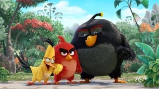 怒りの赤き鳥、盾持つ英雄を破る…『アングリーバード』が首位に!