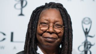 ウーピー・ゴールドバーグ トランスジェンダーのモデルに焦点を当てた番組をプロデュース