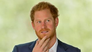 英ヘンリー王子　モデルのウィニー・ハーロウをフォトボム