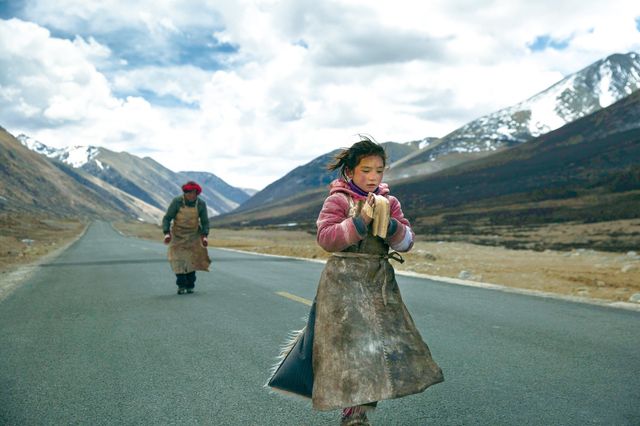 驚愕必至の歩き方！チベット仏教の知られざる巡礼方法