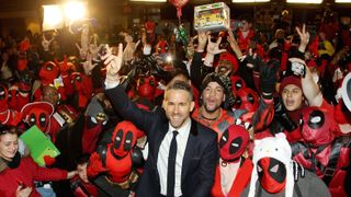 『デッドプール』まみれ男参上！ファン愛と11年の苦労