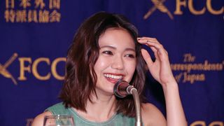 二階堂ふみ、英語スラスラ!堂々の挨拶