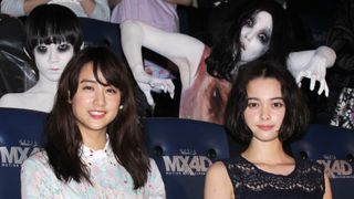 山本美月、初MX4Dに大興奮！玉城ティナは放心状態