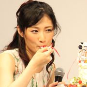 武田梨奈、イケメン小林豊の手作り美味ケーキに感激!