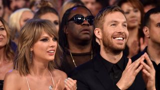 テイラー・スウィフト、破局直後にトムヒとキス…元カレ「裏切られた」