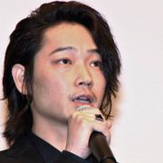 綾野剛、中村獅童の怒鳴りにテンパる