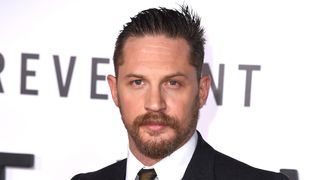 『マッドマックス』トム・ハーディが今度は戦場カメラマンに!