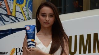 美髪の石田ニコル、夏はサーフィンに挑戦したい！