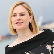 バレてるぞ!『X-MEN』女優が子供を無断撮影したパパラッチに憤慨!