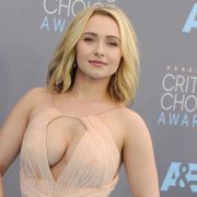 指輪を外したからって!産後うつ病に苦しんだ「HEROES」女優、破局を否定