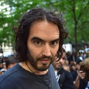 婚約から妊娠へ!ラッセル・ブランド、パパになる!