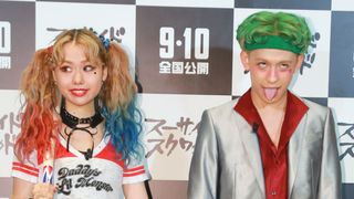ぺこ&りゅうちぇる、ハーレイ&ジョーカー姿でワイルドに!