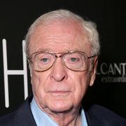 『ダークナイト』のマイケル・ケイン改名 テロリストのせいで…